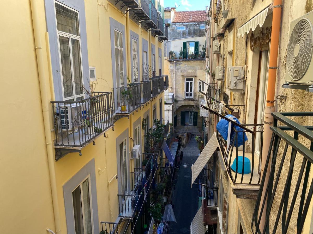 Apartamento Casa Gioia, Tra Palazzo Reale,Lungomare E Monte Echia Nápoles Exterior foto