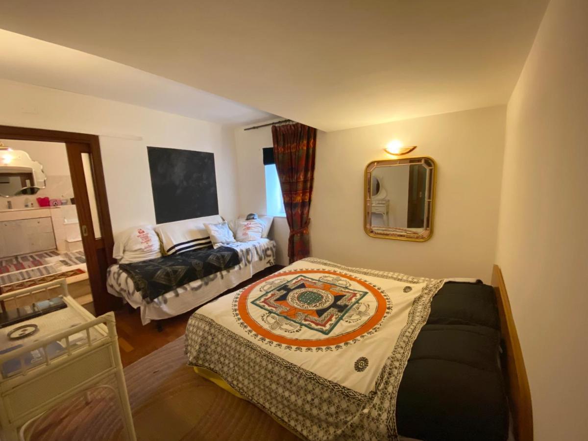 Apartamento Casa Gioia, Tra Palazzo Reale,Lungomare E Monte Echia Nápoles Exterior foto
