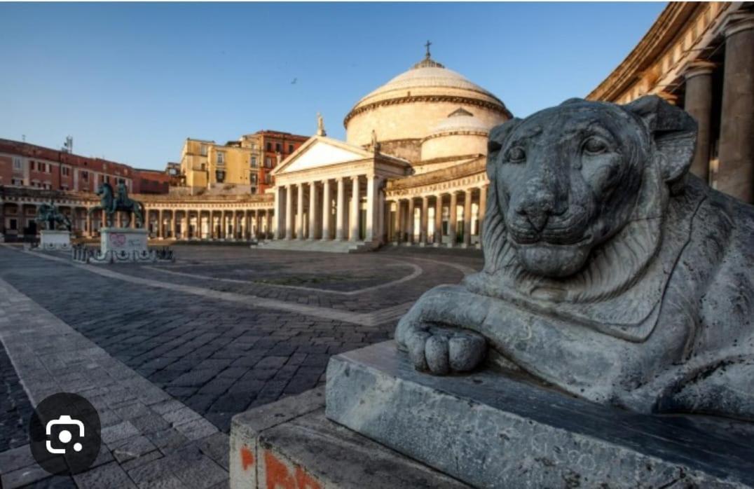 Apartamento Casa Gioia, Tra Palazzo Reale,Lungomare E Monte Echia Nápoles Exterior foto